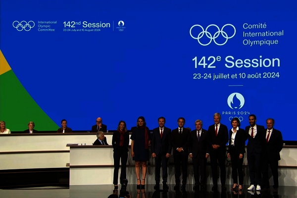 Signature du contrat d'hôte olympique entre le CIO et l'ensemble des partenaires français (état, régions, CNO, COJOP) en juillet dernier.